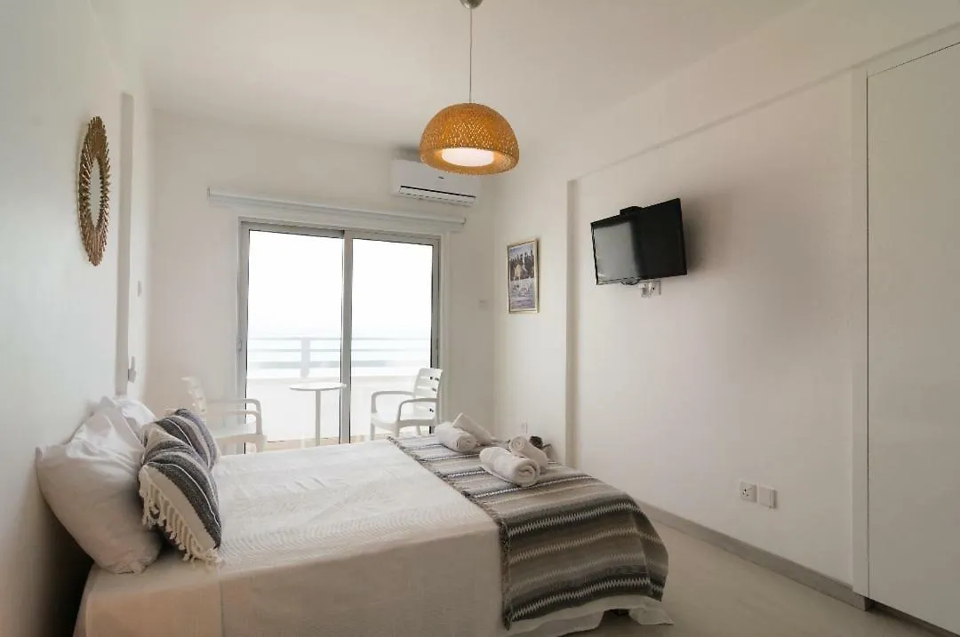 Larnaka Seaview Luxury Suites Apartment